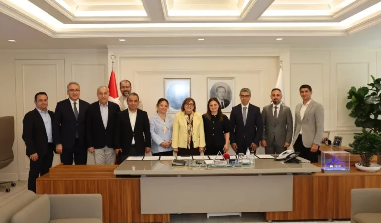 BÜYÜKŞEHİR, TADIM, İPEK YÜCEL SANAT VE EĞİTİM MERKEZİ BİNASI YAPIMI İÇİN PROTOKOL İMZALADI 29 BÜYÜKŞEHİR, TADIM, İPEK YÜCEL SANAT VE EĞİTİM MERKEZİ BİNASI YAPIMI İÇİN PROTOKOL İMZALADI (1)