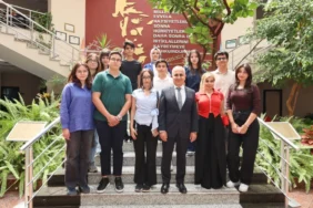 ÇOCUK HAKLARI KOMİTESİ YÖNETİMİNDEN REKTÖR DOĞAN’A ZİYARET 25 ÇOCUK HAKLARI KOMİTESİ YÖNETİMİNDEN REKTÖR DOĞAN’A ZİYARET - (3)