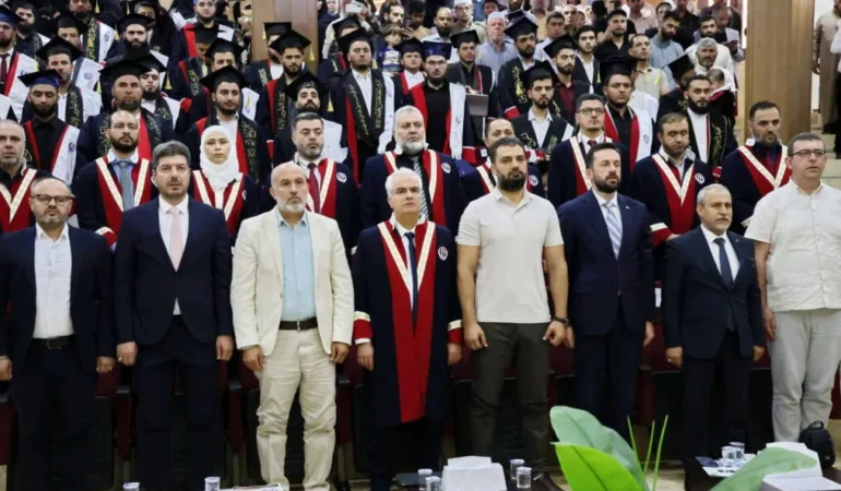 GAÜN AZEZ İSLAMİ İLİMLER FAKÜLTESİ MEZUNLARINI COŞKULU BİR TÖRENLE UĞURLADI-4