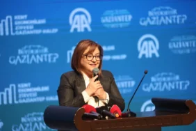 AA Kent Ekonomileri Zirvesi'nde "Yeni Dönemde Fırsatlar ve İmkanlar" konulu panel gerçekleştirildi 1 thumbnail