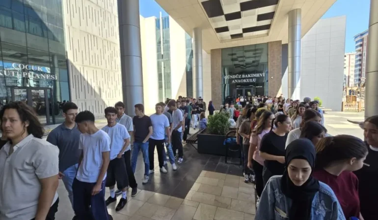 GAZİANTEP BÜYÜKŞEHİR’DEN SINAVA HAZIRLANAN ÖĞRENCİLERE YKS TATBİKATI (1)