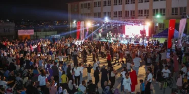 GAZİANTEP BÜYÜKŞEHİR’İN “MAHALLEMDE KONSER VAR” ETKİNLİĞİ YAZ COŞKUSUYLA YENİDEN BAŞLIYOR 104 GAZİANTEP BÜYÜKŞEHİR’İN “MAHALLEMDE KONSER VAR” ETKİNLİĞİ YAZ COŞKUSUYLA YENİDEN BAŞLIYOR (2)