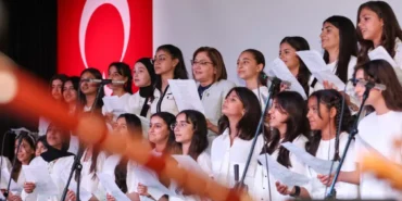 GAZİANTEP’TE SANATLA YÜKSELEN ÖĞRENCİLER ÖDÜLLENDİRİLDİ (10)