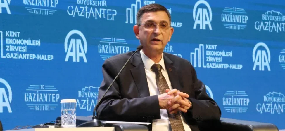 GSO YÖNETİM KURULU BAŞKANI ADNAN ÜNVERDİ, GAZİANTEP-HALEP KENT EKONOMİLERİ ZİRVESİ’NDE KONUŞTU 3 GSO YÖNETİM KURULU BAŞKANI ADNAN ÜNVERDİ, GAZİANTEP-HALEP KENT EKONOMİLERİ ZİRVESİ’NDE KONUŞTU (1)