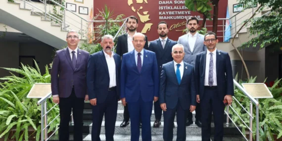 KKTC ÖNCEKİ DÖNEM CUMHURBAŞKANI ERSİN TATAR’DAN REKTÖR DOĞAN’A ZİYARET - (4)