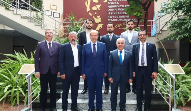 KKTC ÖNCEKİ DÖNEM CUMHURBAŞKANI ERSİN TATAR’DAN REKTÖR DOĞAN’A ZİYARET - (4)