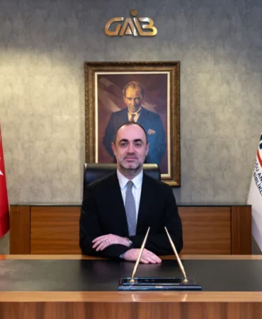 METE AKCAN_jpg (2)