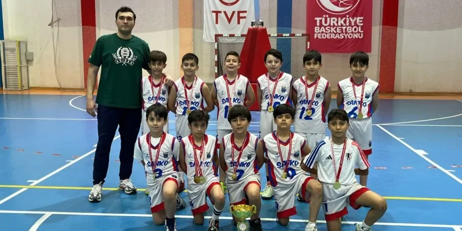 SANKO OKULLARI MİNİK ERKEK BASKETBOL TAKIMI ŞAMPİYON OLDU 9 SANKO OKULLARI MİNİK ERKEK BASKETBOL TAKIMI ŞAMPİYON OLDU (1)