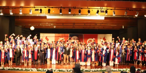 SANKO ÜNİVERSİTESİ'NDE MEZUNİYET COŞKUSU (12)