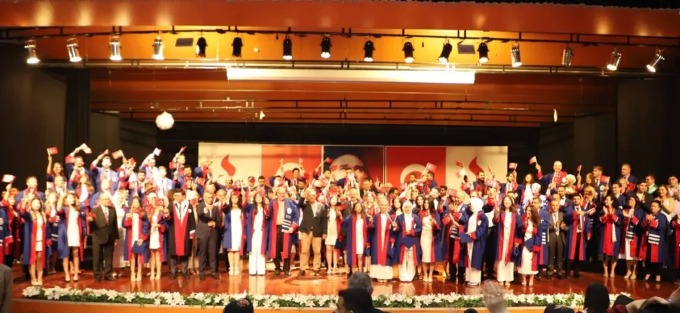 SANKO ÜNİVERSİTESİ'NDE MEZUNİYET COŞKUSU (12)