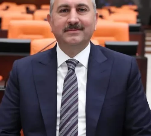AK PARTİ GRUP BAŞKANVEKİLİ ABDULHAMİT GÜL: "MİLLETİMİZ KISIR ÇEKİŞMELERİ DEĞİL, YİNE İSTİKRARI SEÇMİŞTİR" 5 Screenshot_20260609_204218_Google