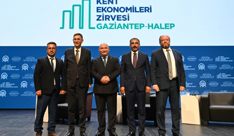 AA Kent Ekonomileri Zirvesi'nde "Yeni Dönemde Fırsatlar ve İmkanlar" konulu panel gerçekleştirildi