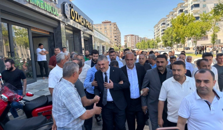 AK Parti Nizip İlçe Başkanlığına atanan Altunses göreve başladı 34 AK Parti Nizip İlçe Başkanlığına atanan Altunses göreve başladı