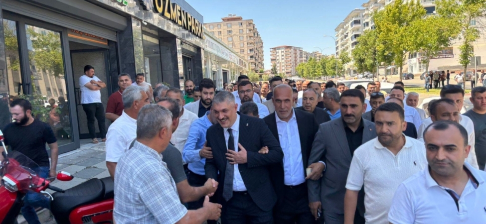 AK Parti Nizip İlçe Başkanlığına atanan Altunses göreve başladı