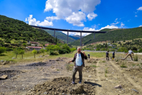 GAÜN'lü öğrencilerden fidan dikimi 10 GAÜN'lü öğrencilerden fidan dikimi