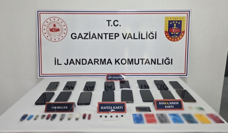 Gaziantep merkezli 13 ilde düzenlenen dolandırıcılık operasyonunda 19 zanlı tutuklandı