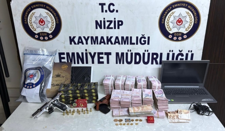 Gaziantep'te dolandırıcılık operasyonunda 3 şüpheli yakalandı 26 Gaziantep'te dolandırıcılık operasyonunda 3 şüpheli yakalandı