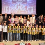 Gaziantep'te "Okul Sporları Enleri" programı düzenlendi 52 Gaziantep'te "Okul Sporları Enleri" programı düzenlendi