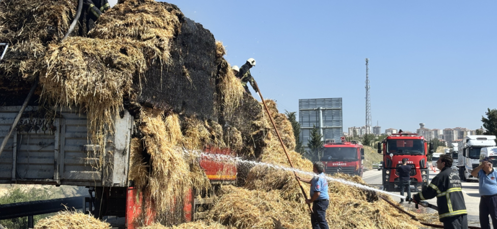 Gaziantep'te saman yüklü tırda çıkan yangın söndürüldü