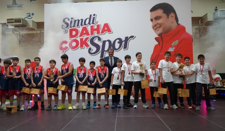 Gaziantep'te sportif müsabakaları ödül töreni gerçekleşti 35 Gaziantep'te sportif müsabakaları ödül töreni gerçekleşti