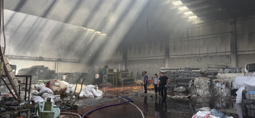 Gaziantep'te tekstil fabrikasında çıkan yangın söndürüldü