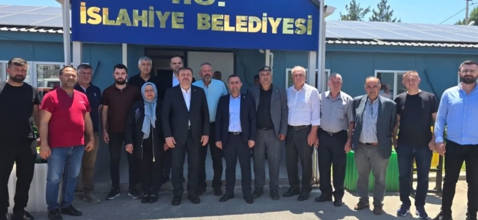 İslahiye'de CHP'li belediye meclis üyesi AK Parti'ye katıldı