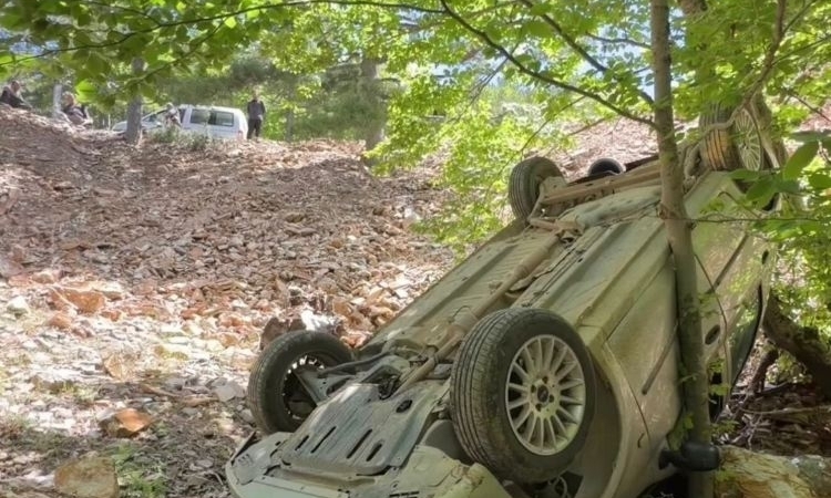 İslahiye'de devrilen otomobilin sürücüsü yaralandı