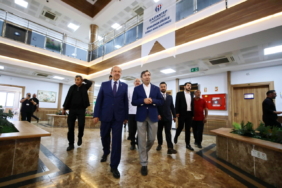 KKTC 5. Cumhurbaşkanı Tatar, GAÜN hastanelerini ziyaret etti