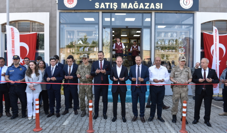 Şanlıurfa'da İşyurtları Kurumu Satış Mağazası açıldı