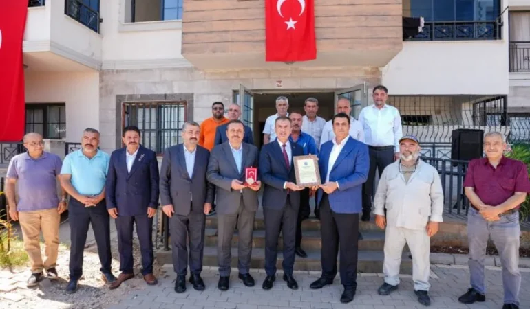 BAŞKAN YILMAZ’DAN BÜYÜK VEFAŞEHİT AİLESİ İÇİN HAZIRLANAN EV TESLİM EDİLDİ 1 1(1)
