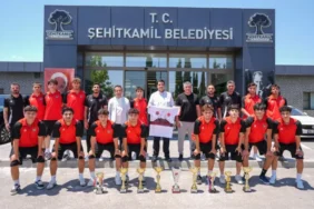 GAZİANTEP’TE EKONOMİ ZİRVESİ DÜZENLENDİ 2 thumbnail