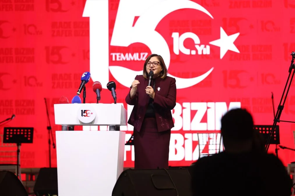 10 YIL ÖNCEKİ HEYECANLA GAZİANTEP TEK YÜREK MEYDANLARA İNDİ! 4 145225