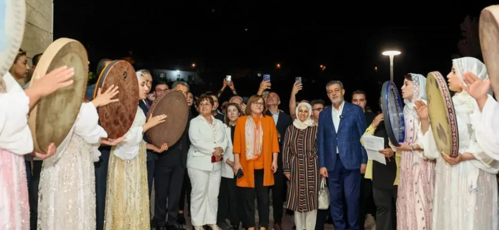 BAŞKAN ŞAHİN, ŞIRNAK’TA VERİLEN BARIŞ VE KARDEŞLİK MESAJINA ORTAK OLDU 6 BAŞKAN ŞAHİN, ŞIRNAK’TA VERİLEN BARIŞ VE KARDEŞLİK MESAJINA ORTAK OLDU (2)