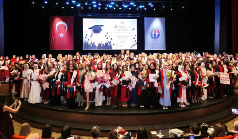 GAÜN SAĞLIK HİZMETLERİ MESLEK YÜKSEKOKULU MEZUNİYET HEYECANI-2