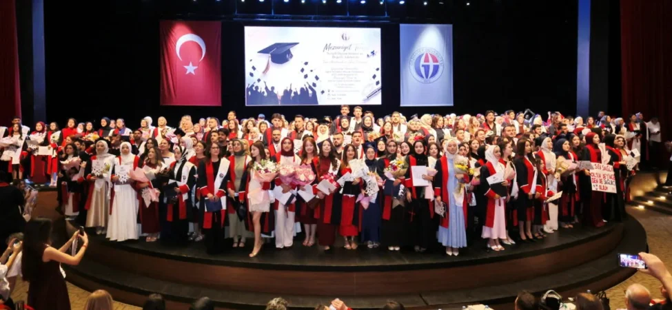 GAÜN SAĞLIK HİZMETLERİ MESLEK YÜKSEKOKULU MEZUNİYET HEYECANI 4 GAÜN SAĞLIK HİZMETLERİ MESLEK YÜKSEKOKULU MEZUNİYET HEYECANI-2