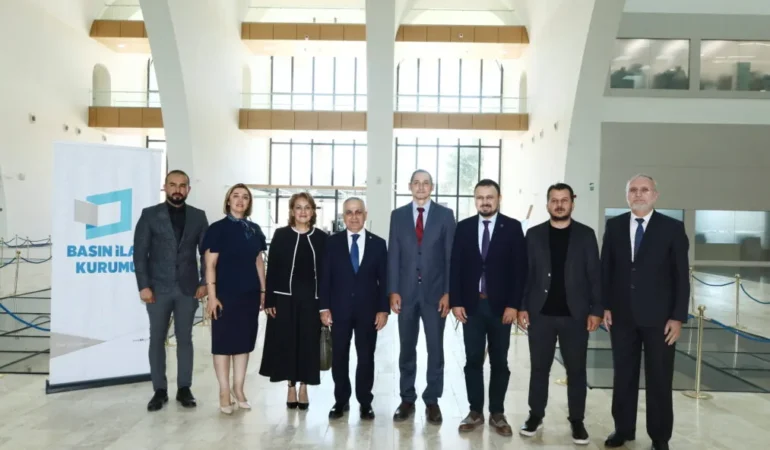 GAÜN’ÜN 15 TEMMUZ SERGİSİ GAZİANTEP VALİLİĞİNDE AÇILDI 30 GAÜN’ÜN 15 TEMMUZ SERGİSİ GAZİANTEP VALİLİĞİNDE AÇILDI - (7)