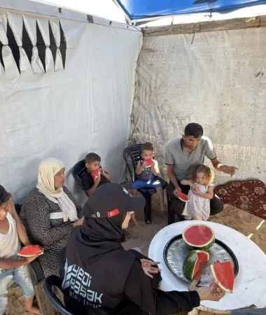 Gazze Karpuz İkramı 2