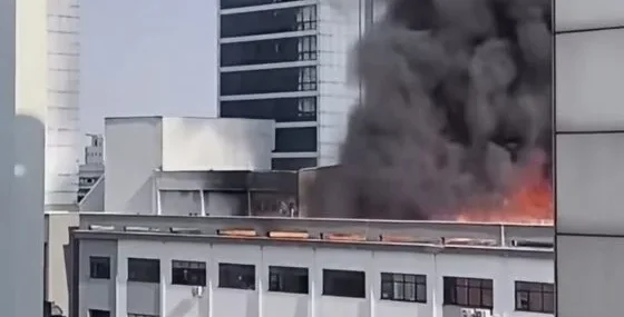 Gaziantep'te Yangın Paniği! Halı Sarayı İş Merkezi'nde Alevlerle Mücadele Sürüyor 12 Screenshot_20260710_185128_Instagram(1)
