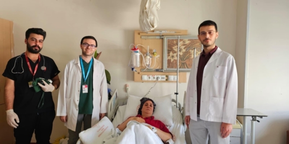 Aort damarındaki hasarlı bölümün yerine yapay damar yerleştirilen hasta sağlığına kavuştu 10 Aort damarındaki hasarlı bölümün yerine yapay damar yerleştirilen hasta sağlığına kavuştu