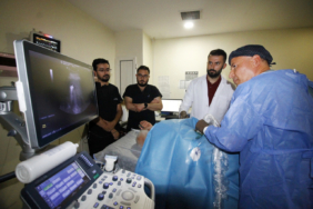 GAÜN'de karaciğere yayılan tümör ameliyatsız tedavi edildi