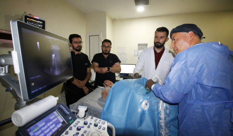 GAÜN'de karaciğere yayılan tümör ameliyatsız tedavi edildi