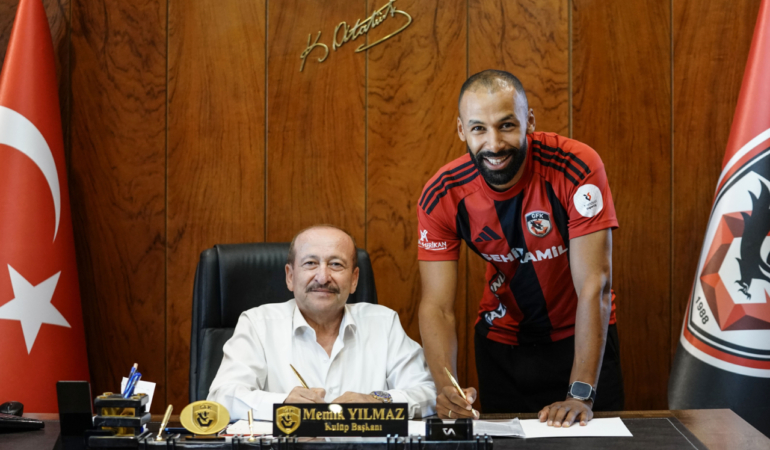 Gaziantep FK,  Nazım Sangare ile yeni sözleşme imzaladı