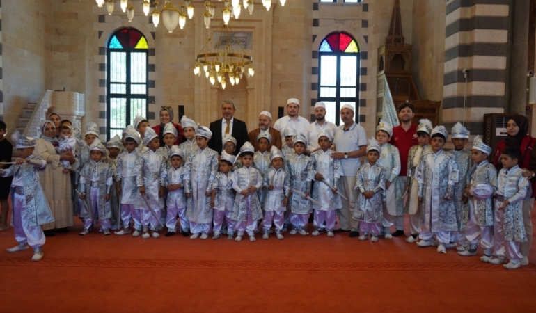 Gaziantep'te 41 çocuk için Geleneksel Sünnet Şöleni düzenlendi