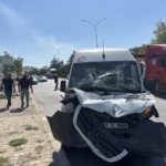 Gaziantep'te damperli tırla çarpışan işçi servisindeki 11 kişi yaralandı