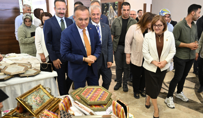 Gaziantep'te dezavantajlı kadın ve çocuklara yönelik "Sen Her Şeye Değersin" projesi tanıtıldı 39 Gaziantep'te dezavantajlı kadın ve çocuklara yönelik "Sen Her Şeye Değersin" projesi tanıtıldı