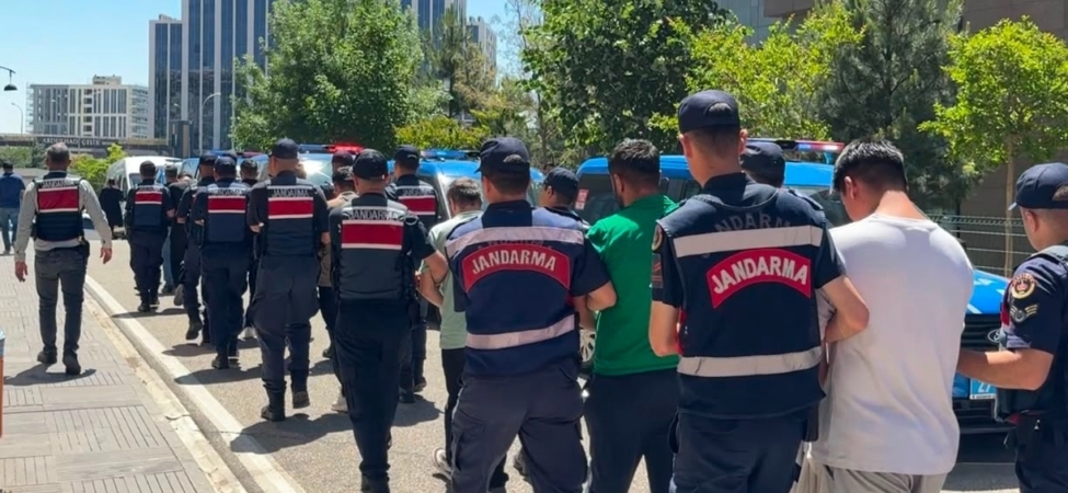 Gaziantep'te yasa dışı bahis operasyonunda 5 zanlı tutuklandı 1 Gaziantep'te yasa dışı bahis operasyonunda 5 zanlı tutuklandı