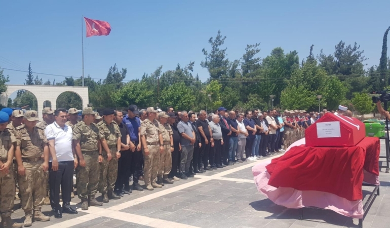 Kilis'te kalp krizi sonucu vefat eden asker İslahiye'de son yolculuğuna uğurlandı