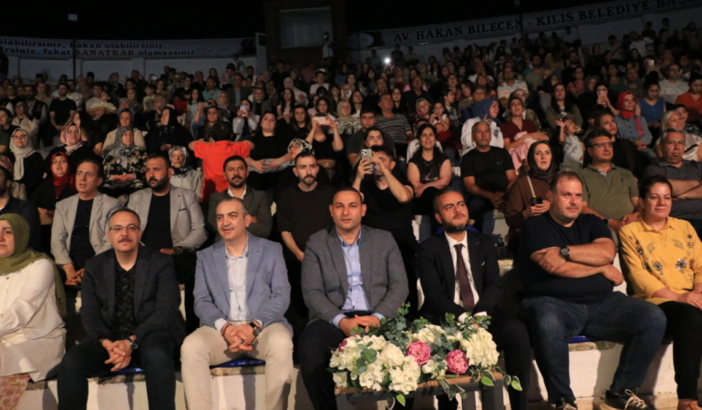 Sınırdan Sesler Korosu Kilis'te Konser verdi 28 Sınırdan Sesler Korosu Kilis'te Konser verdi